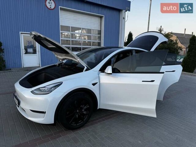 Белый Тесла Model Y, объемом двигателя 0 л и пробегом 59 тыс. км за 28800 $, фото 66 на Automoto.ua