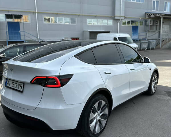 Белый Тесла Model Y, объемом двигателя 0 л и пробегом 44 тыс. км за 25900 $, фото 16 на Automoto.ua
