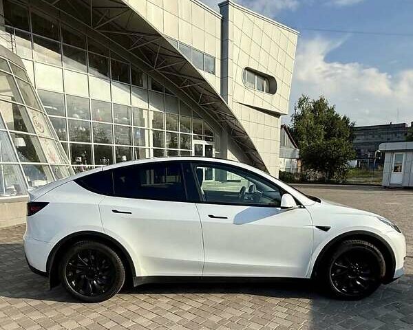 Белый Тесла Model Y, объемом двигателя 0 л и пробегом 23 тыс. км за 33777 $, фото 2 на Automoto.ua