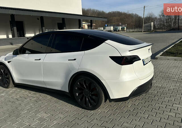 Білий Тесла Model Y, об'ємом двигуна 0 л та пробігом 63 тис. км за 28700 $, фото 2 на Automoto.ua