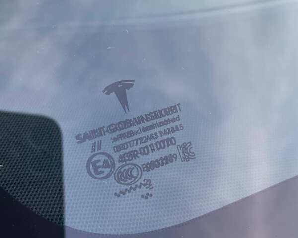 Білий Тесла Model Y, об'ємом двигуна 0 л та пробігом 60 тис. км за 24900 $, фото 39 на Automoto.ua