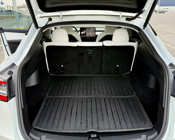 Білий Тесла Model Y, об'ємом двигуна 0 л та пробігом 71 тис. км за 24000 $, фото 11 на Automoto.ua