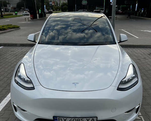 Белый Тесла Model Y, объемом двигателя 0 л и пробегом 93 тыс. км за 26200 $, фото 10 на Automoto.ua