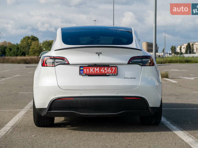 Белый Тесла Model Y, объемом двигателя 0 л и пробегом 50 тыс. км за 30000 $, фото 5 на Automoto.ua