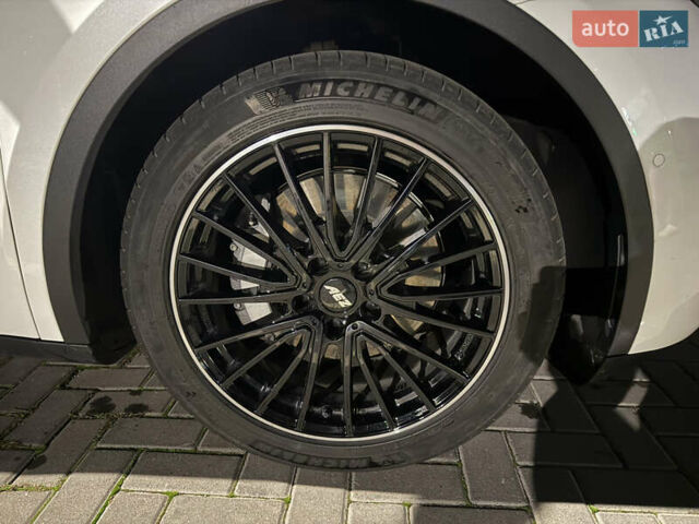 Белый Тесла Model Y, объемом двигателя 0 л и пробегом 53 тыс. км за 30000 $, фото 5 на Automoto.ua