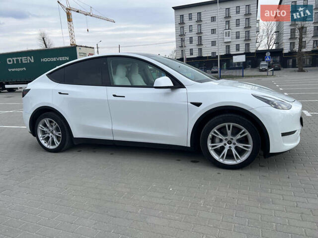 Белый Тесла Model Y, объемом двигателя 0 л и пробегом 15 тыс. км за 35200 $, фото 6 на Automoto.ua