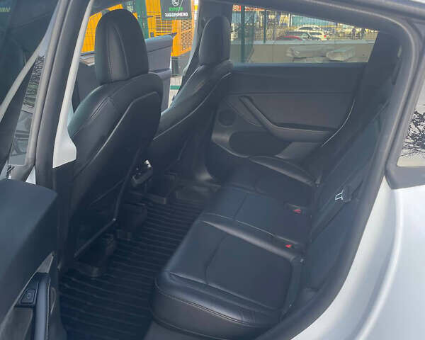 Білий Тесла Model Y, об'ємом двигуна 0 л та пробігом 60 тис. км за 24900 $, фото 27 на Automoto.ua