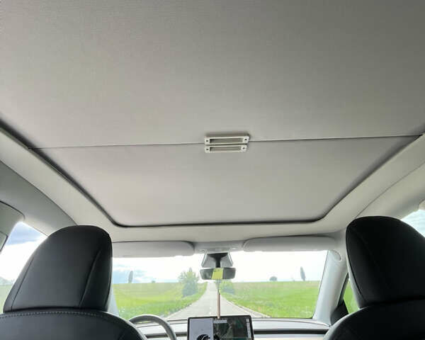 Белый Тесла Model Y, объемом двигателя 0 л и пробегом 76 тыс. км за 24900 $, фото 27 на Automoto.ua