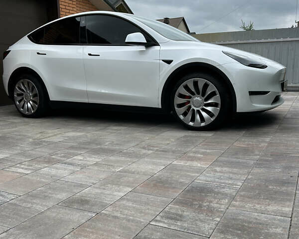 Белый Тесла Model Y, объемом двигателя 0 л и пробегом 58 тыс. км за 40000 $, фото 6 на Automoto.ua