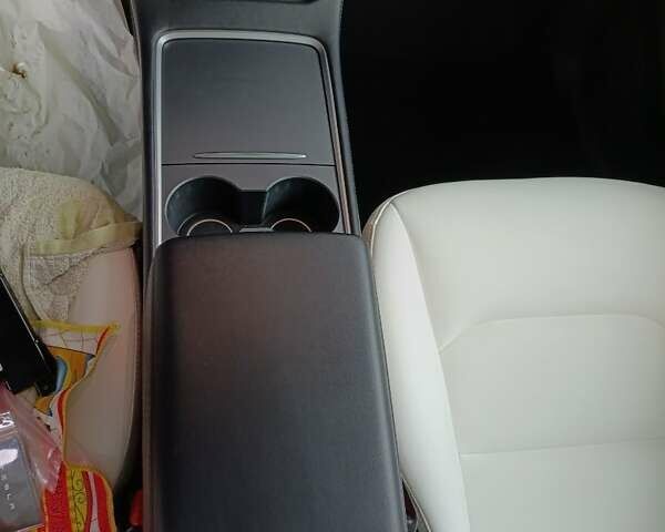 Белый Тесла Model Y, объемом двигателя 0 л и пробегом 52 тыс. км за 29000 $, фото 22 на Automoto.ua