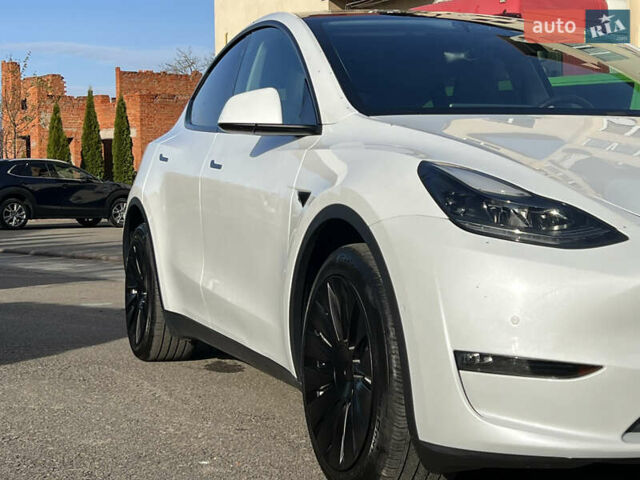 Білий Тесла Model Y, об'ємом двигуна 0 л та пробігом 12 тис. км за 24750 $, фото 7 на Automoto.ua