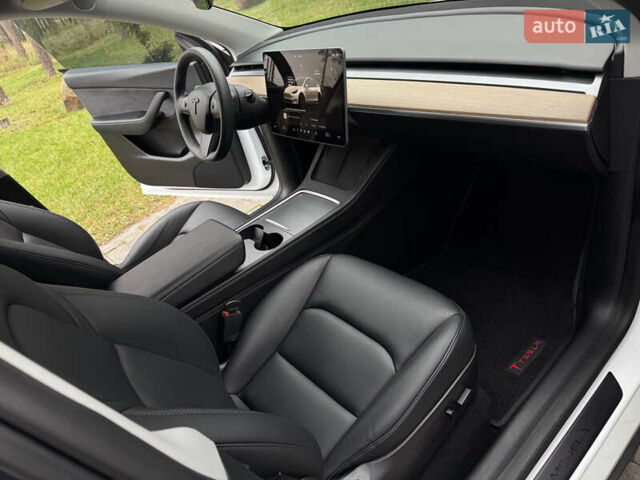 Белый Тесла Model Y, объемом двигателя 0 л и пробегом 74 тыс. км за 25700 $, фото 20 на Automoto.ua