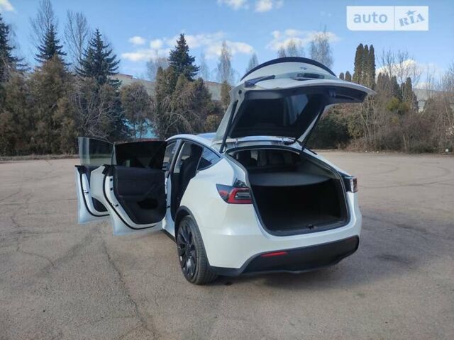 Белый Тесла Model Y, объемом двигателя 0 л и пробегом 2 тыс. км за 41500 $, фото 9 на Automoto.ua