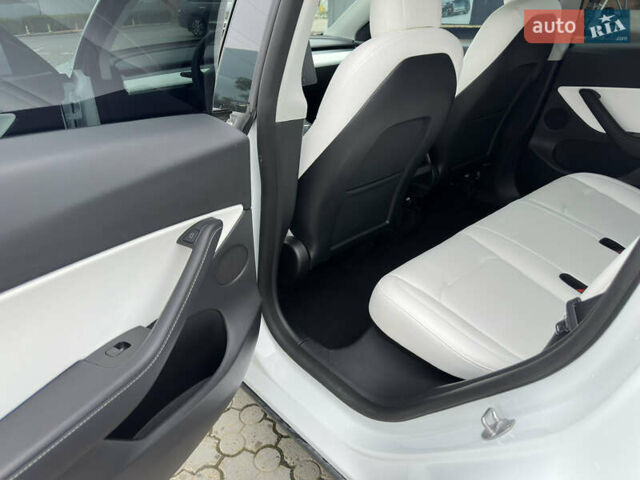Білий Тесла Model Y, об'ємом двигуна 0 л та пробігом 49 тис. км за 32500 $, фото 20 на Automoto.ua