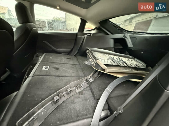 Белый Тесла Model Y, объемом двигателя 0 л и пробегом 36 тыс. км за 15500 $, фото 46 на Automoto.ua