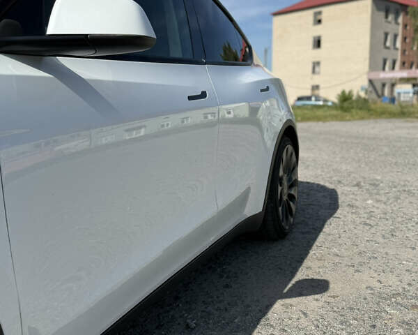 Белый Тесла Model Y, объемом двигателя 0 л и пробегом 57 тыс. км за 31000 $, фото 13 на Automoto.ua