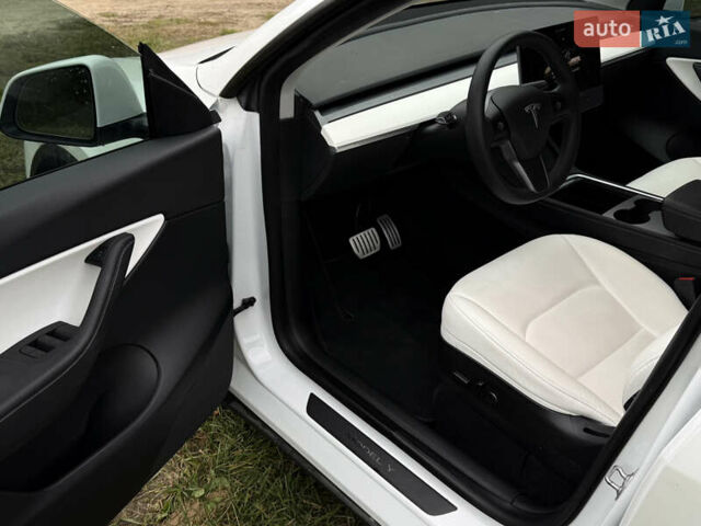 Тесла Model Y 2022 у Городке на Automoto.ua Білий Тесла Model Y, об'ємом двигуна 0 л та пробігом 102 тис. км за 28200 $, фото 10 на Automoto.ua