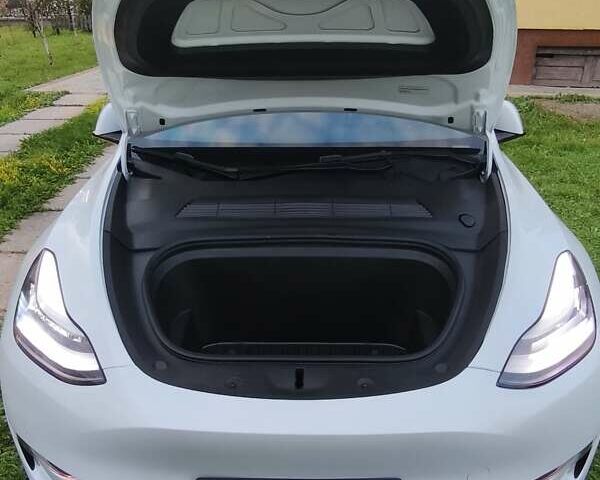 Белый Тесла Model Y, объемом двигателя 0 л и пробегом 69 тыс. км за 23500 $, фото 9 на Automoto.ua