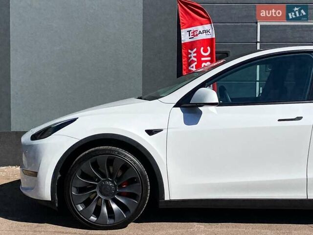 Тесла Model Y 2022 у Києві на Automoto.ua Білий Тесла Model Y, об'ємом двигуна 0 л та пробігом 59 тис. км за 31999 $, фото 4 на Automoto.ua