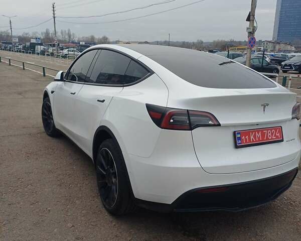 Белый Тесла Model Y, объемом двигателя 0 л и пробегом 54 тыс. км за 30000 $, фото 4 на Automoto.ua
