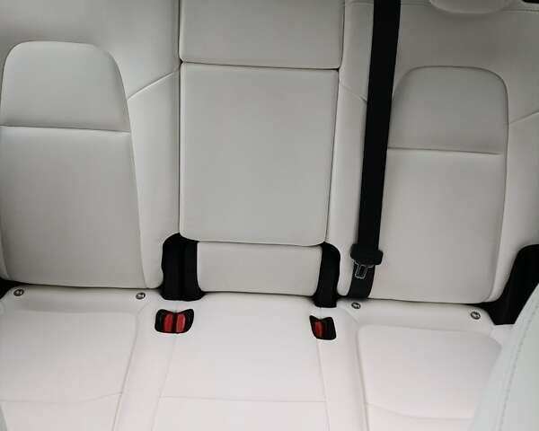 Белый Тесла Model Y, объемом двигателя 0 л и пробегом 52 тыс. км за 29000 $, фото 24 на Automoto.ua