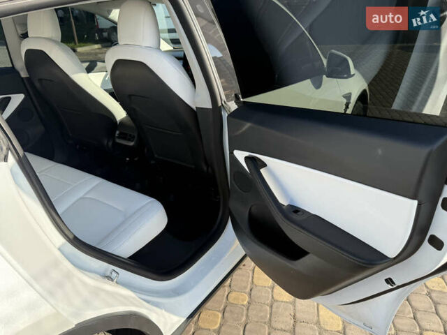 Белый Тесла Model Y, объемом двигателя 0 л и пробегом 102 тыс. км за 26000 $, фото 16 на Automoto.ua