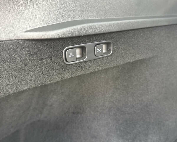 Белый Тесла Model Y, объемом двигателя 0 л и пробегом 16 тыс. км за 26500 $, фото 36 на Automoto.ua