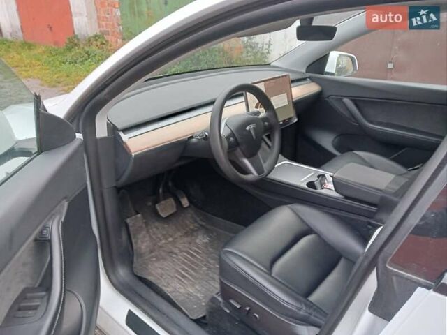 Белый Тесла Model Y, объемом двигателя 0 л и пробегом 71 тыс. км за 23200 $, фото 21 на Automoto.ua