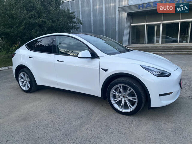 Белый Тесла Model Y, объемом двигателя 0 л и пробегом 58 тыс. км за 24000 $, фото 19 на Automoto.ua