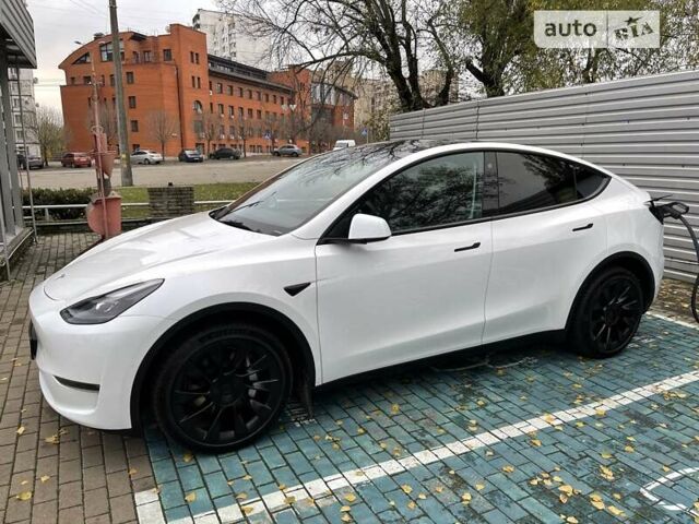 Белый Тесла Model Y, объемом двигателя 0 л и пробегом 10 тыс. км за 45500 $, фото 40 на Automoto.ua