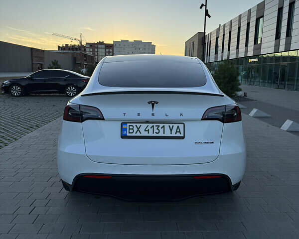 Белый Тесла Model Y, объемом двигателя 0 л и пробегом 53 тыс. км за 29500 $, фото 5 на Automoto.ua