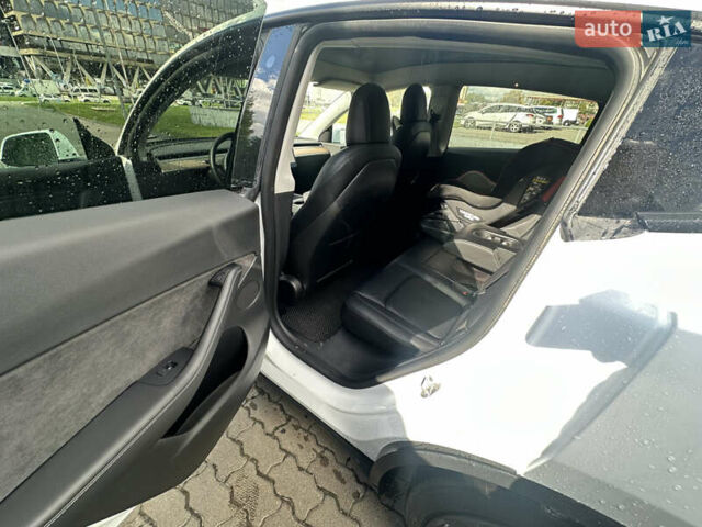 Білий Тесла Model Y, об'ємом двигуна 0 л та пробігом 5 тис. км за 25333 $, фото 12 на Automoto.ua