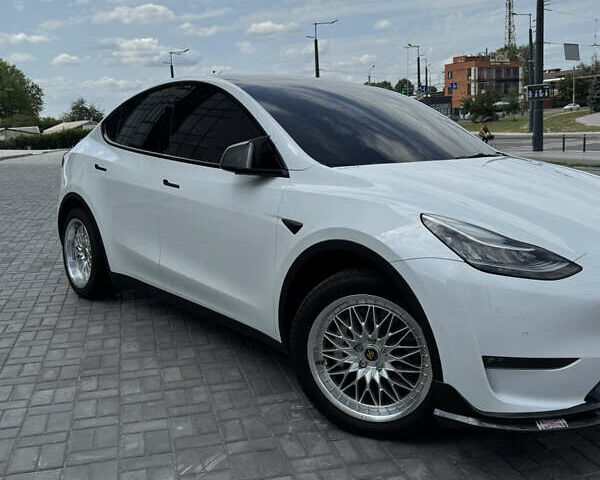 Белый Тесла Model Y, объемом двигателя 0 л и пробегом 80 тыс. км за 26800 $, фото 9 на Automoto.ua