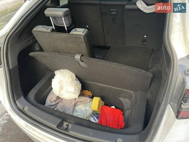 Белый Тесла Model Y, объемом двигателя 0 л и пробегом 17 тыс. км за 28600 $, фото 7 на Automoto.ua