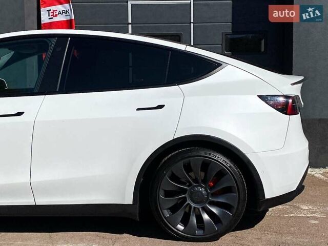 Тесла Model Y 2022 у Києві на Automoto.ua Білий Тесла Model Y, об'ємом двигуна 0 л та пробігом 59 тис. км за 31999 $, фото 6 на Automoto.ua
