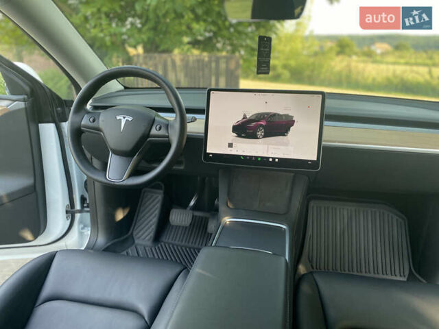 Белый Тесла Model Y, объемом двигателя 0 л и пробегом 58 тыс. км за 24000 $, фото 83 на Automoto.ua