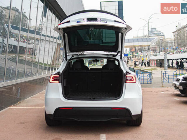 Белый Тесла Model Y, объемом двигателя 0 л и пробегом 20 тыс. км за 36900 $, фото 16 на Automoto.ua