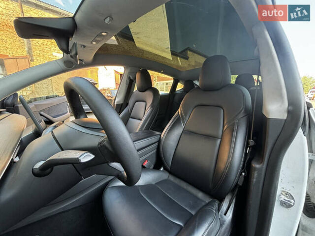 Белый Тесла Model Y, объемом двигателя 0 л и пробегом 141 тыс. км за 18300 $, фото 10 на Automoto.ua