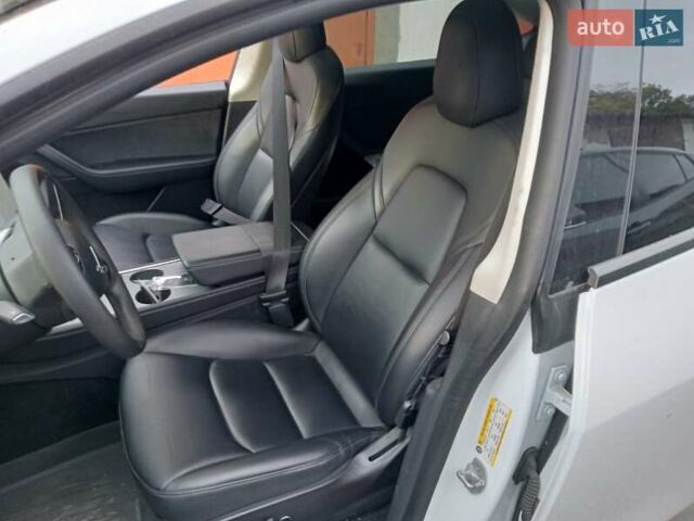 Белый Тесла Model Y, объемом двигателя 0 л и пробегом 71 тыс. км за 23200 $, фото 6 на Automoto.ua