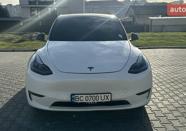 Білий Тесла Model Y, об'ємом двигуна 0 л та пробігом 63 тис. км за 28700 $, фото 4 на Automoto.ua