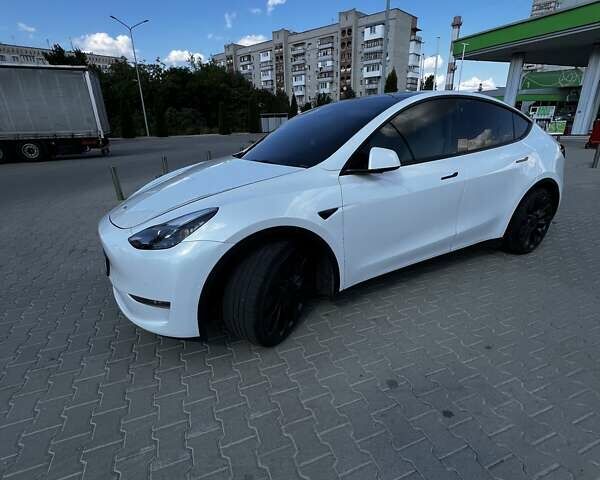 Белый Тесла Model Y, объемом двигателя 0 л и пробегом 59 тыс. км за 27999 $, фото 7 на Automoto.ua