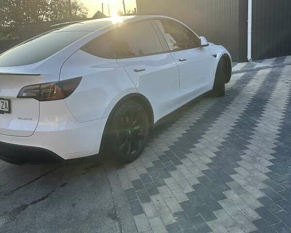 Тесла Model Y 2022 у Києві на Automoto.ua Білий Тесла Model Y, об'ємом двигуна 0 л та пробігом 25 тис. км за 35500 $, фото 39 на Automoto.ua