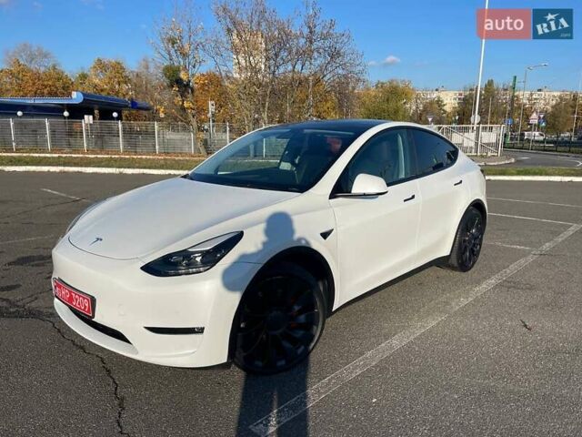 Белый Тесла Model Y, объемом двигателя 0 л и пробегом 39 тыс. км за 32500 $, фото 3 на Automoto.ua