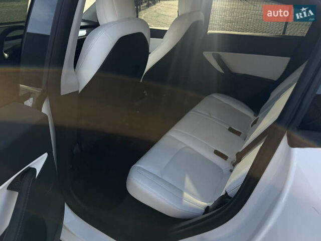 Белый Тесла Model Y, объемом двигателя 0 л и пробегом 102 тыс. км за 26000 $, фото 19 на Automoto.ua