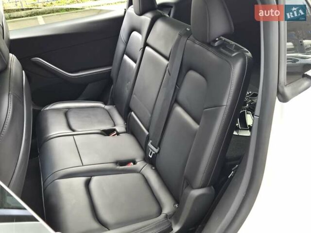 Белый Тесла Model Y, объемом двигателя 0 л и пробегом 70 тыс. км за 31500 $, фото 12 на Automoto.ua