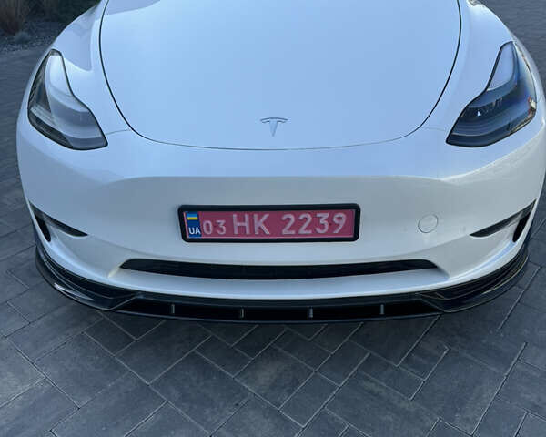 Белый Тесла Model Y, объемом двигателя 0 л и пробегом 90 тыс. км за 25499 $, фото 17 на Automoto.ua