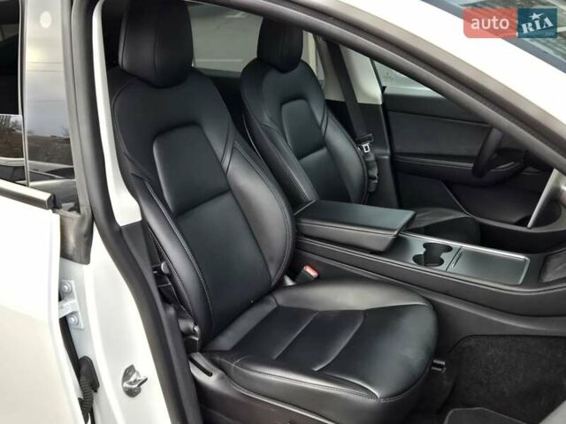 Белый Тесла Model Y, объемом двигателя 0 л и пробегом 70 тыс. км за 31500 $, фото 10 на Automoto.ua