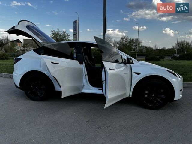 Белый Тесла Model Y, объемом двигателя 0 л и пробегом 59 тыс. км за 28800 $, фото 42 на Automoto.ua