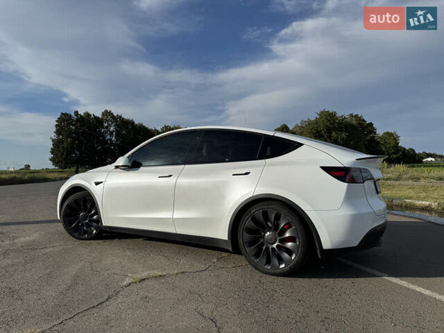 Белый Тесла Model Y, объемом двигателя 0 л и пробегом 51 тыс. км за 31000 $, фото 2 на Automoto.ua