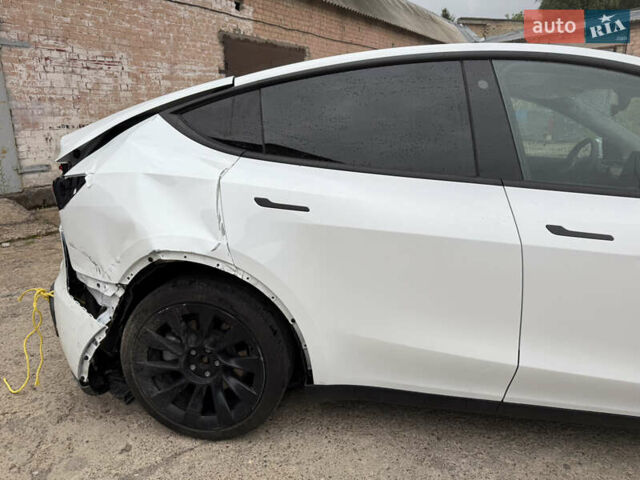 Белый Тесла Model Y, объемом двигателя 0 л и пробегом 36 тыс. км за 15500 $, фото 8 на Automoto.ua